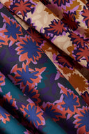 Tissu Waterlily imprimé bordeaux érable au mètre – floral aquatique – Atelier Brunette