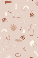 Vue à plat du tissu Sandstorm rose poudré, motif répété de formes organiques abstraites terracotta et écru.