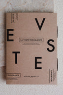 Patron Veste Troublante – photo de la pochette kraft, patron couture Atelier Brunette